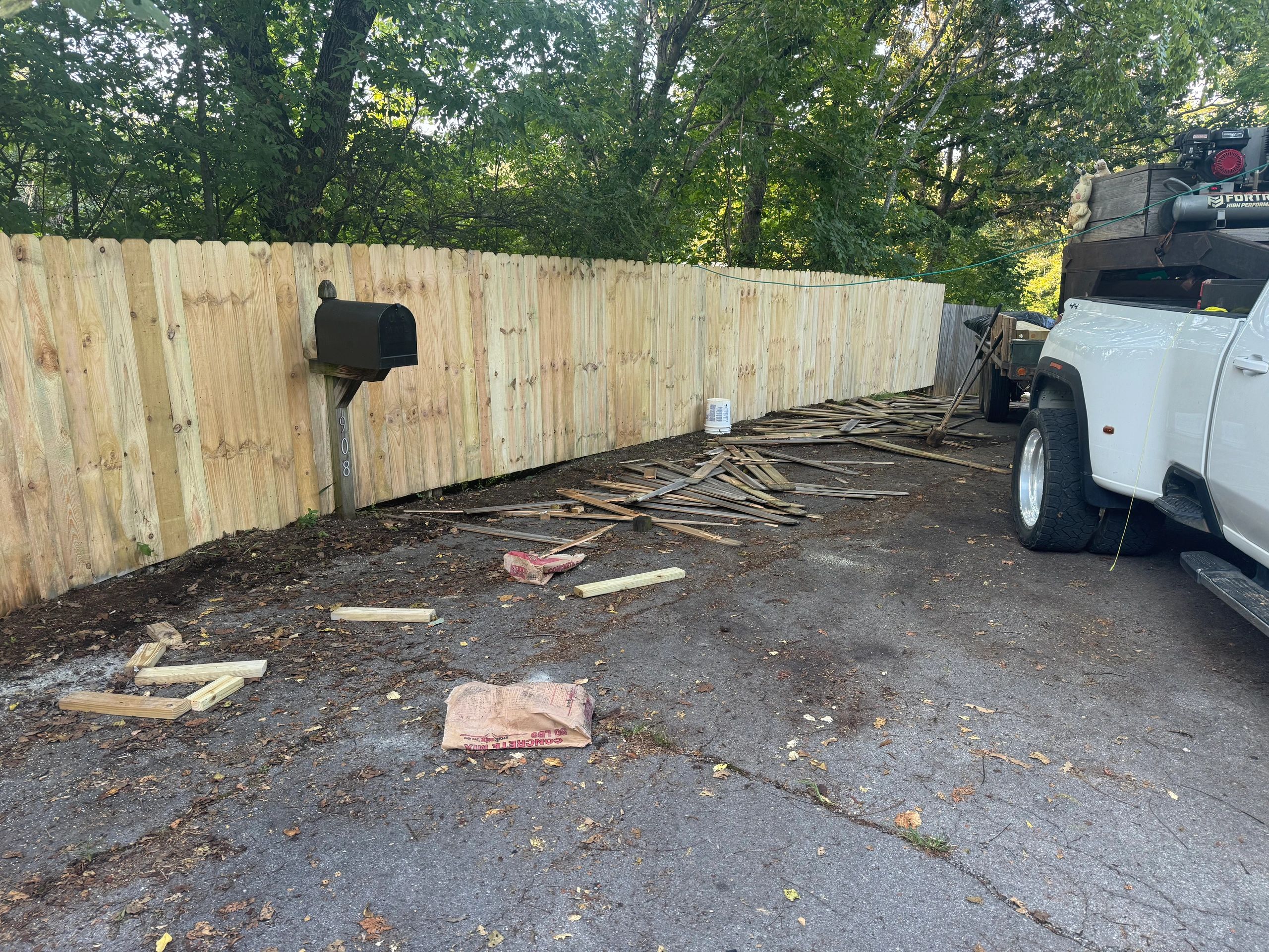 Quality cedar fence boards — Tri-Star Fence Co.